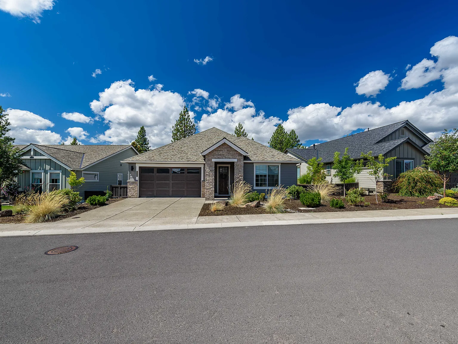 3 bed, 2.5 bath, 2149 sqft, $5,995 — Photo 2