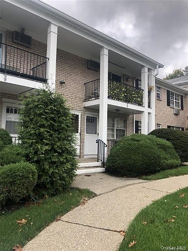 1st image of 7 Doxbury Ln