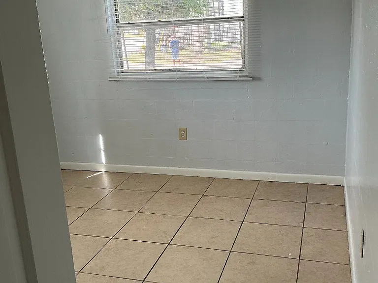 621 W South St #1 — Photo 3