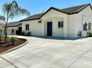 9818 Turning Leaf Ln, Bakersfield, CA 93306