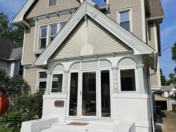 1104 N Broad St, Galesburg, IL 61401