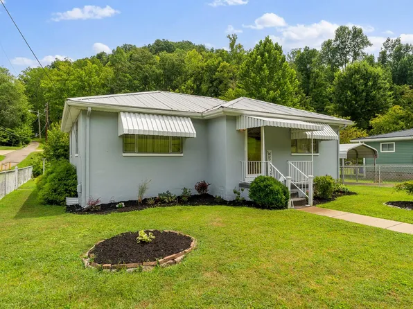 2702 Harvey Rd, Huntington, WV 25704