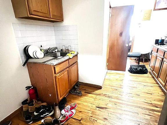 3rd image of 11 Stanton St #2AA