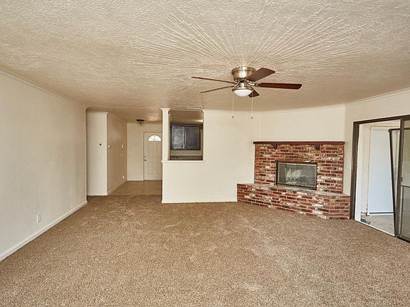 5th image of 11049 Hemlock Ave