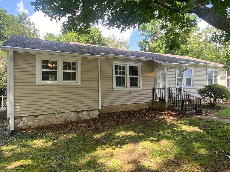 706 Logan Way — Photo 7
