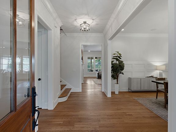 4th image of 3508 Amanda Ave