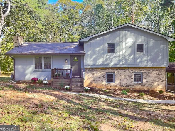 266 Hyde Cir, Newnan, GA 30263