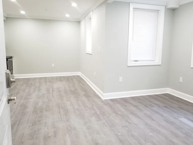 4569 Macarthur Blvd NW — Photo 18