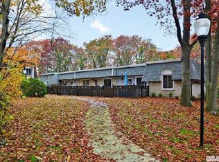 31 Blue Ridge Dr, Medford, NY 11763