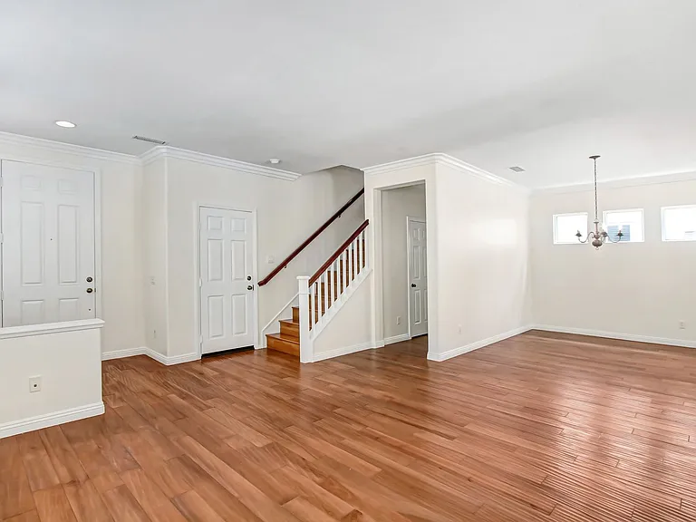 33561 Cedar Creek Ln — Photo 2
