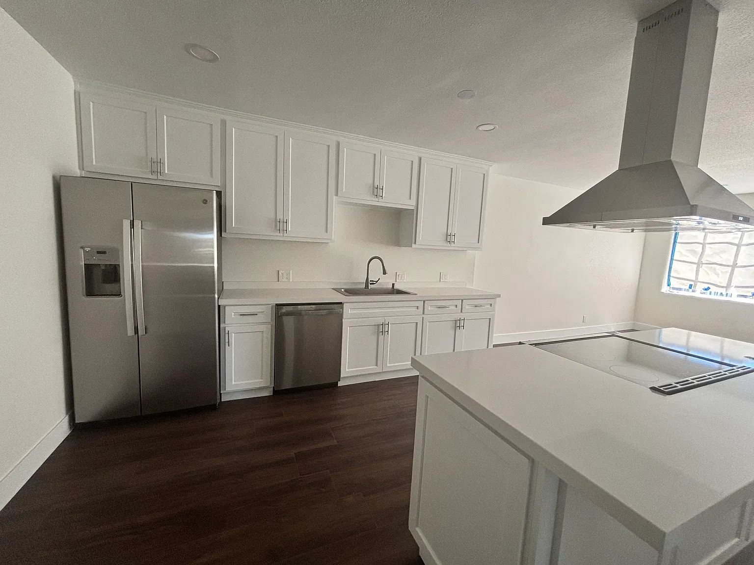1 bed, 860 sqft, $2,300 — Photo 4