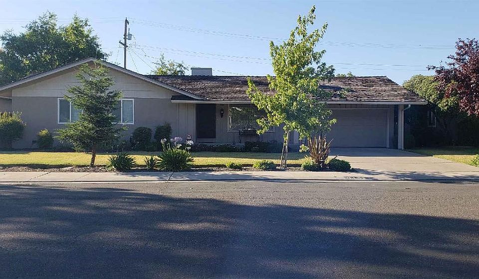 1st image of 415 W Longview Ave