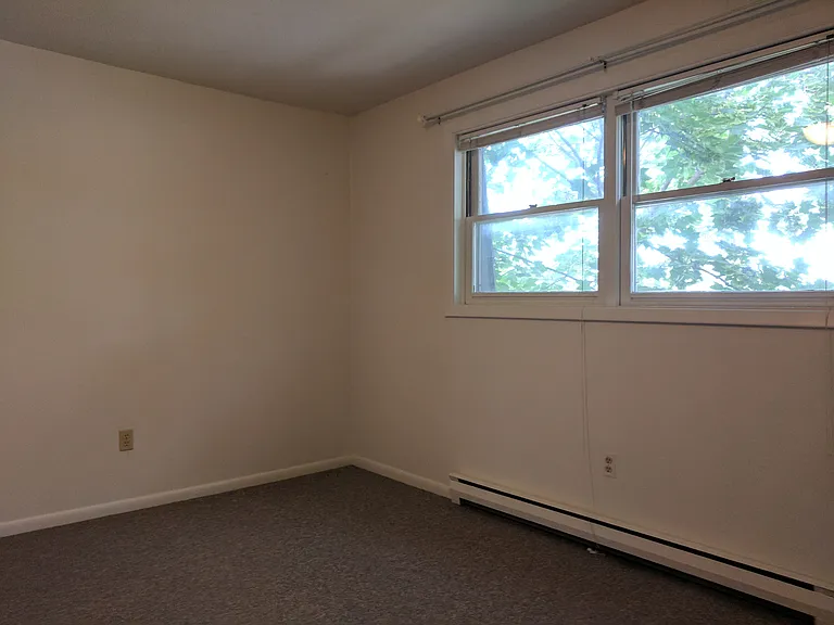 328 College St — Photo 27