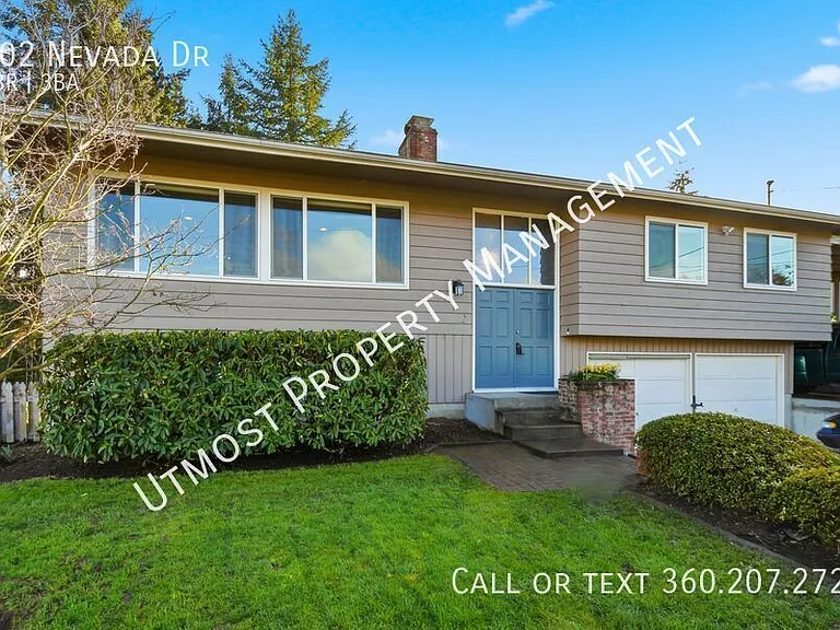 802 Nevada Dr — Photo 2