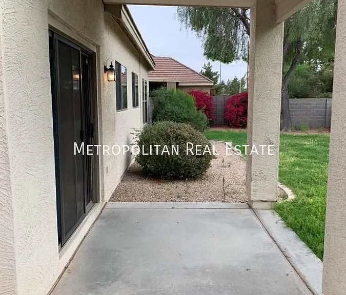 1064 S Jesse Pl — Photo 4