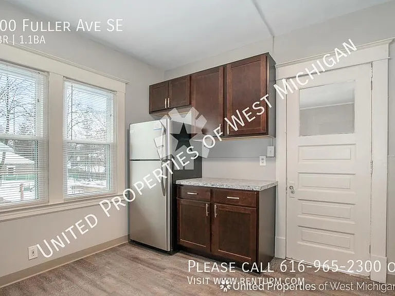 100 Fuller Ave SE — Photo 17