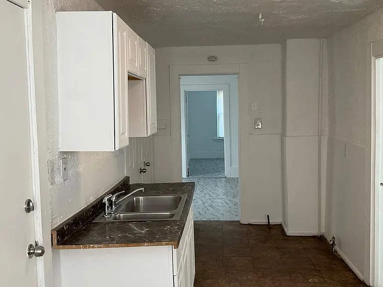 5700 Luther Ave — Photo 22
