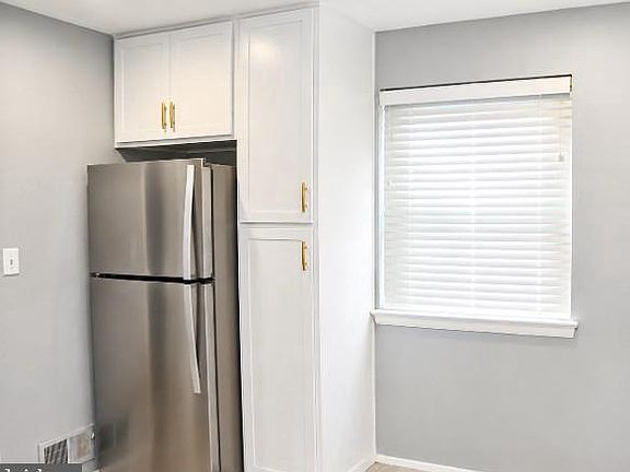 5th image of 3733 Swann Rd Unit 7