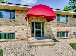 1307 Shakopee Ave E APT 9, Shakopee, MN 55379