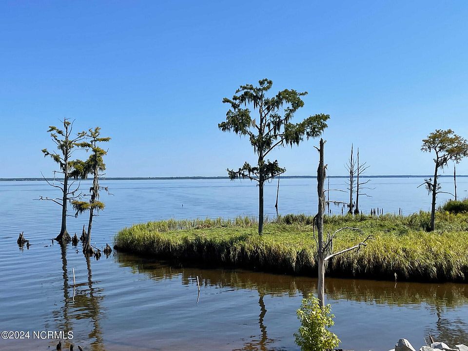 2nd image of 707 Neuse Harbour Boulevard