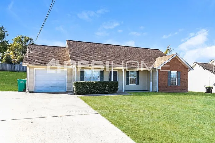 1221 Akins Ridge Dr — Photo 2