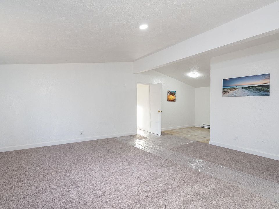 35312 N Newport Hwy Chattaroy WA Zillow