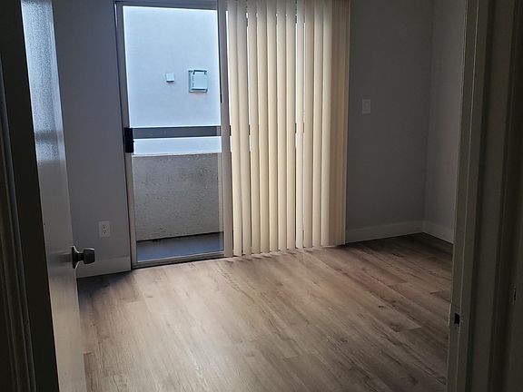 Guest room with private balcony