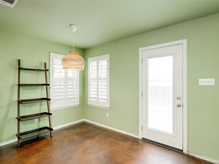 18325 Maxa Dr — Photo 16