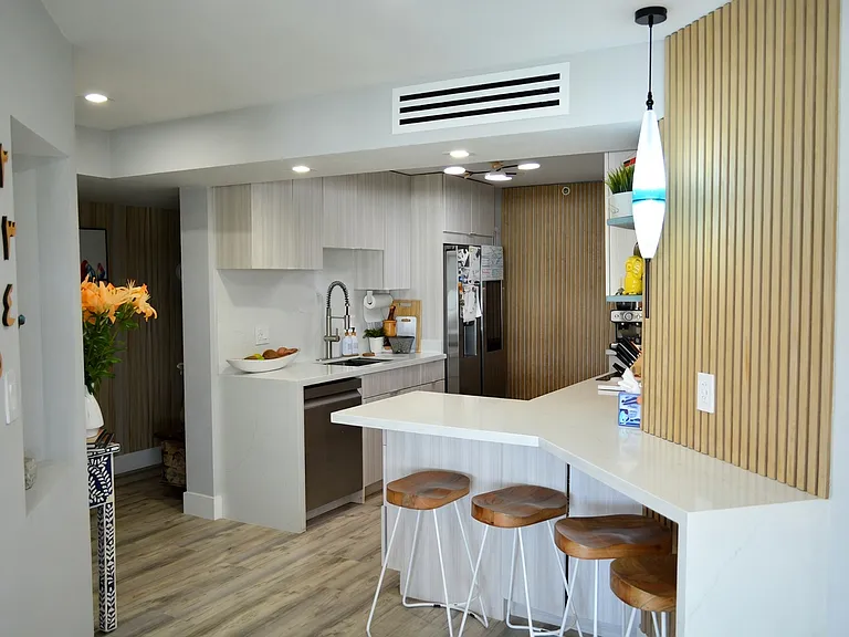 550 Ocean Dr #5D — Photo 14