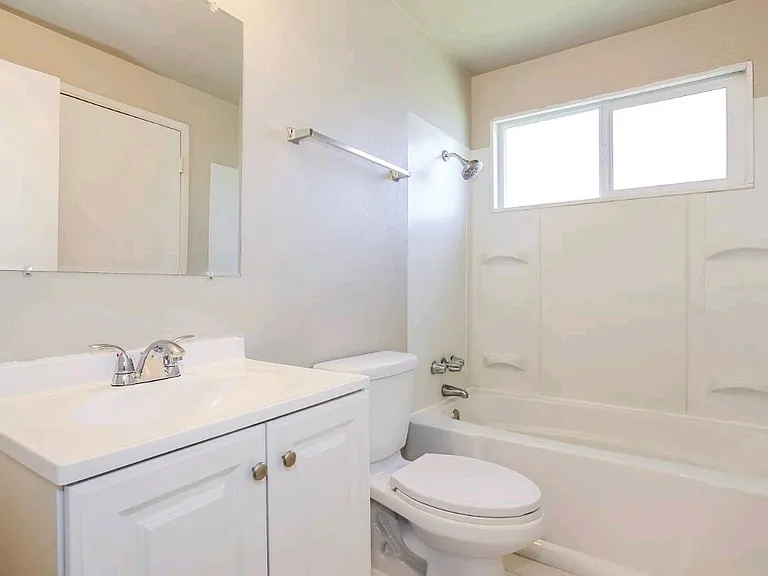 19775 E 41st Pl — Photo 11