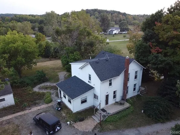 1285 S Cummings Rd, Davison, MI 48423