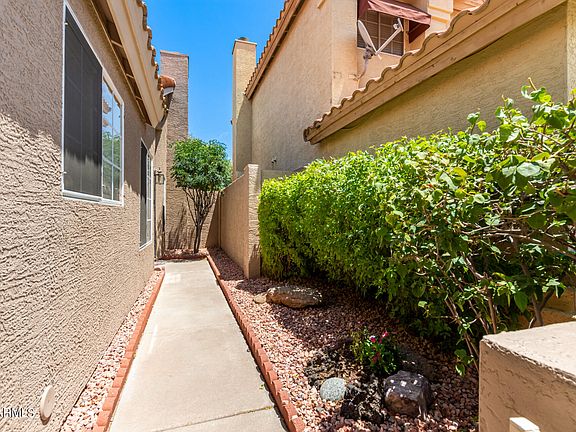 3rd image of 338 W LE MARCHE Avenue