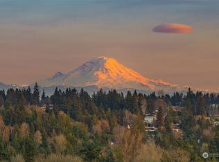 16444 10th Ave SW, Burien, WA 98166