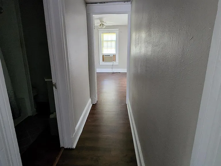 1612 W 48th St — Photo 11