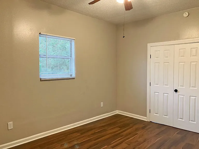 2562 N Galvez St — Photo 4