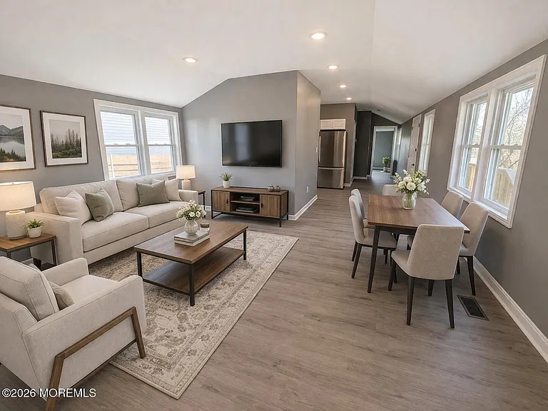 209 Hilltop Blvd — Photo 3