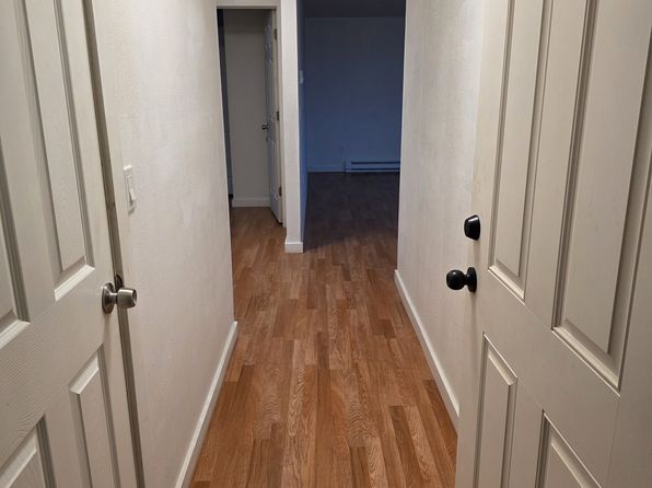 612 NW Brook St APT 3