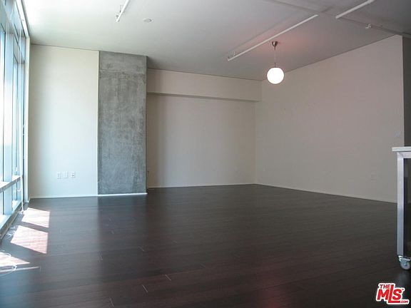 2nd image of 1100 S Hope St APT 809