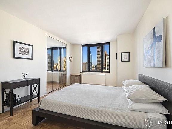5th image of 161 W 61st St APT 22F