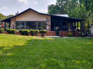 967 Holly Oaks Ln, Dandridge, TN 37725