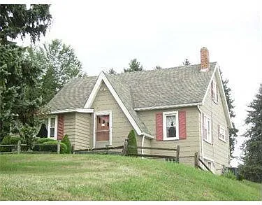 598 Mercer Rd photo 1