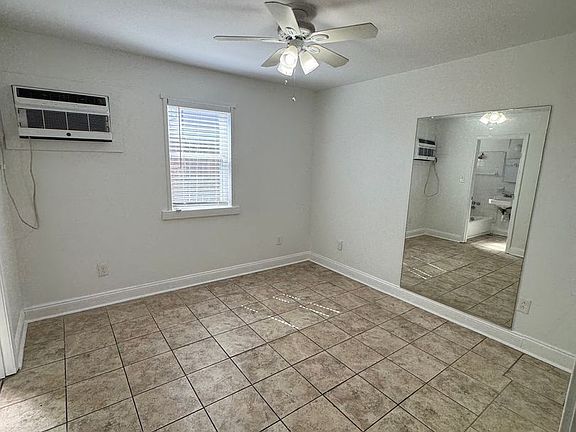 4th image of 110 Gennaro Pl APT E