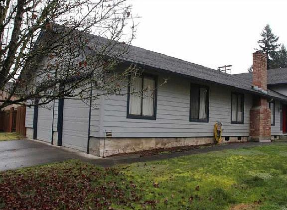 2nd image of 18119 NE 30th Cir