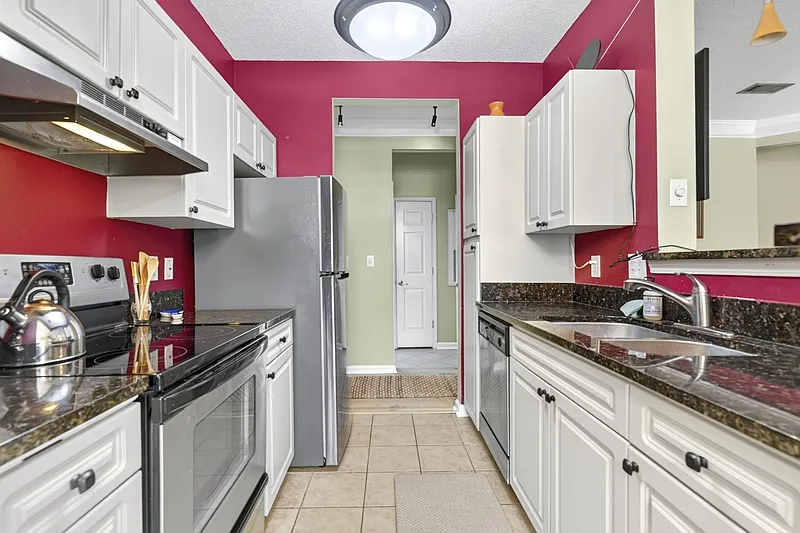 2 bed, 2.5 bath, 1057 sqft, $2,950 — Photo 2