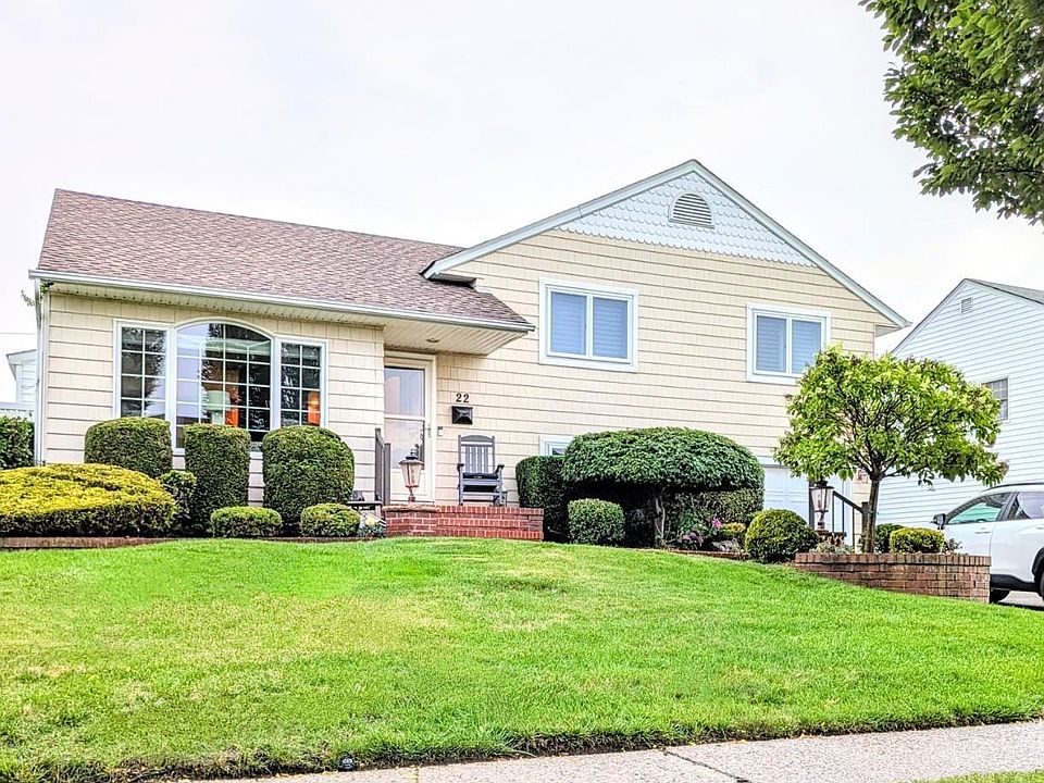 1st image of 22 Pembroke Drive