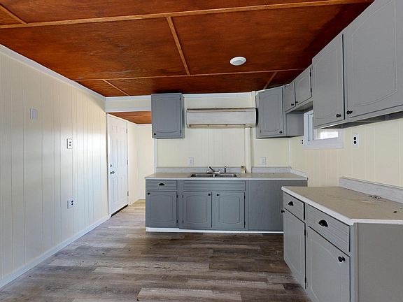 5th image of 369 Pond Road