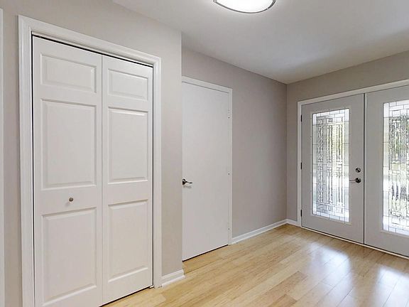 4th image of 15158 W Redwood Ln