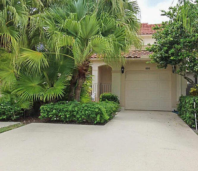 886 Windermere Way — Photo 3