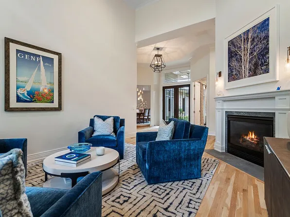 35 Kettlepond Rd, Jericho, NY 11753