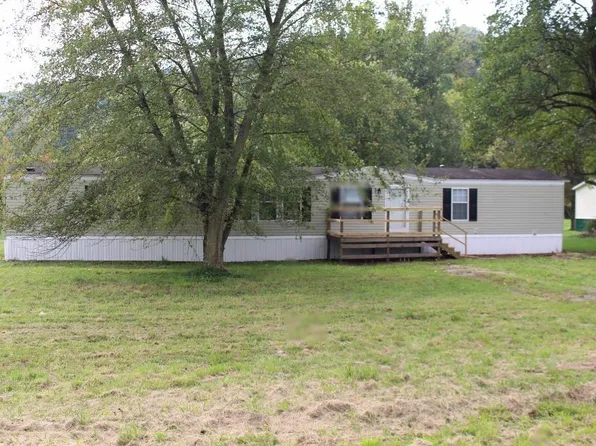 182 Camp Barbe Rd, Elizabeth, WV 26143